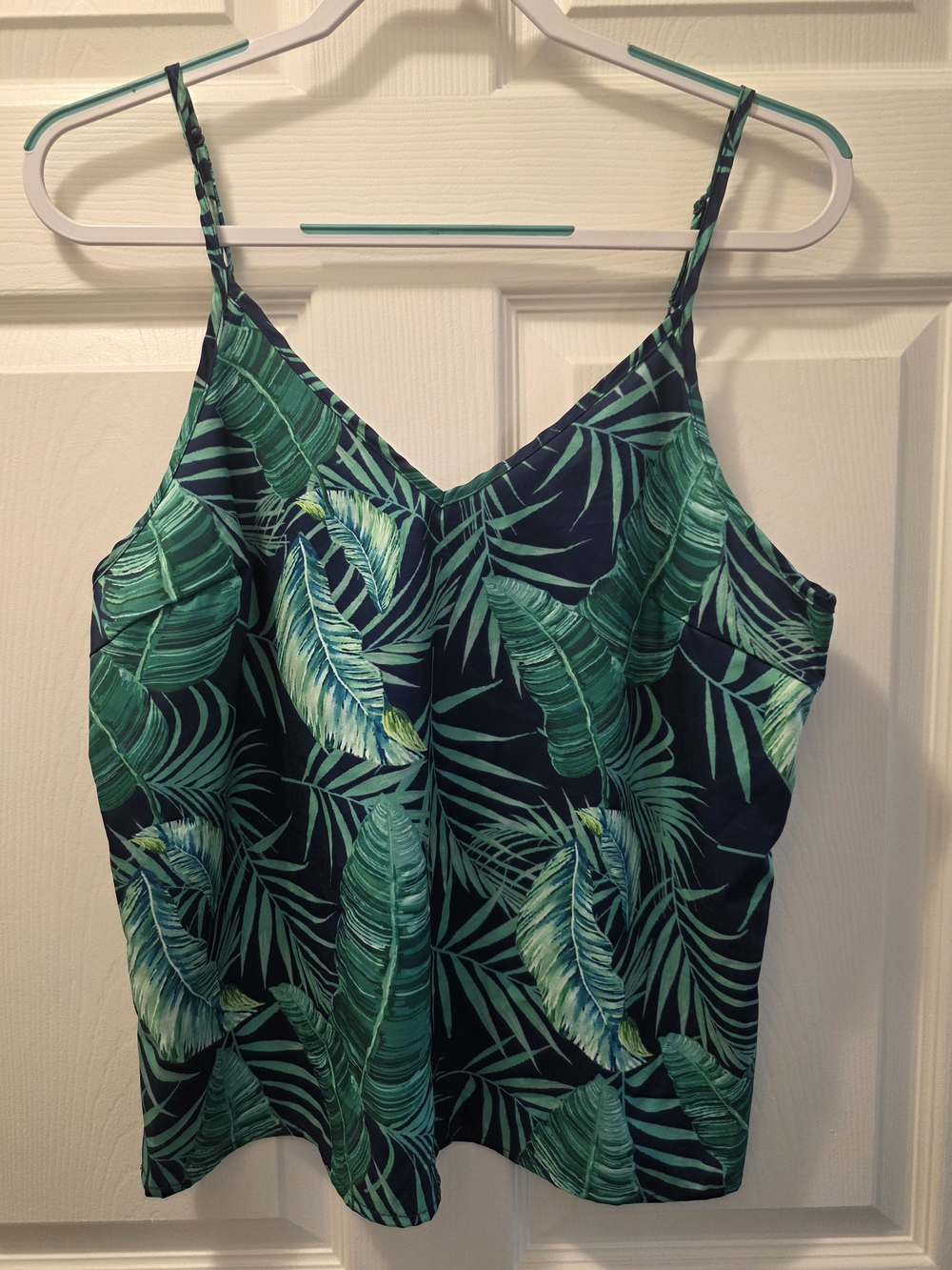 SHEIN Green Leaf Print V-Neck Camisole